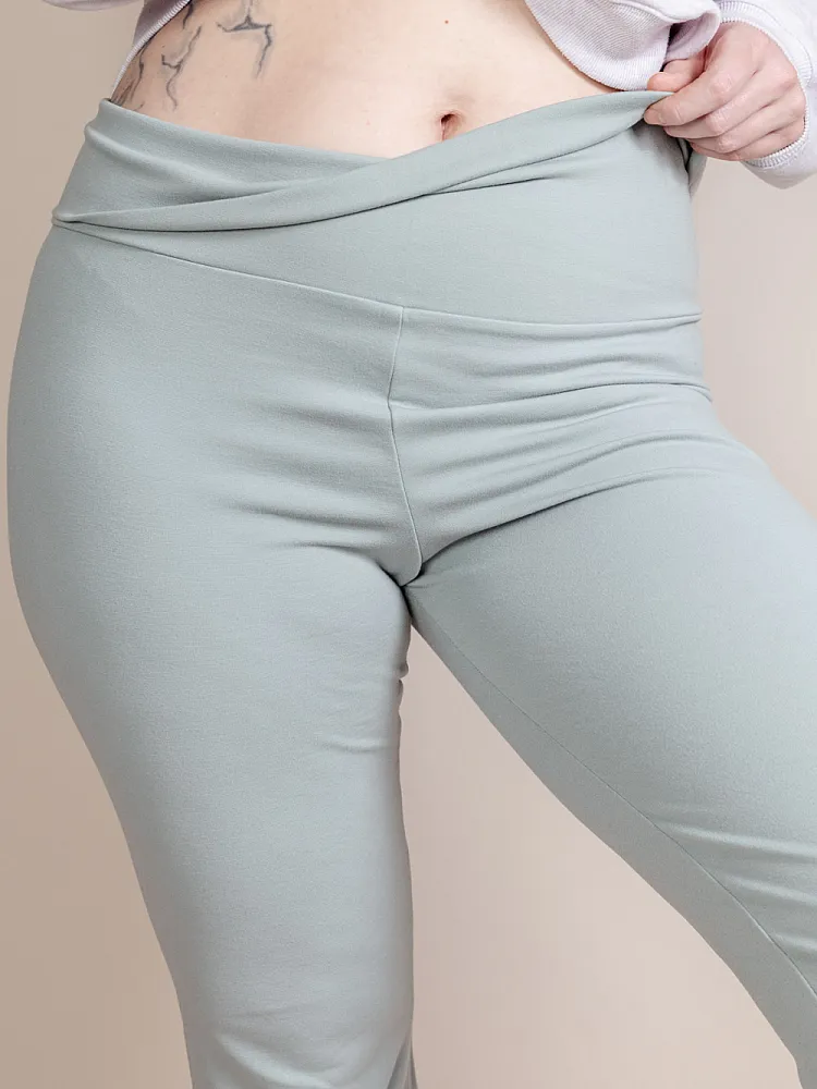 Mid-Rise Leggings mit Foldover-Bund und Flared Leg