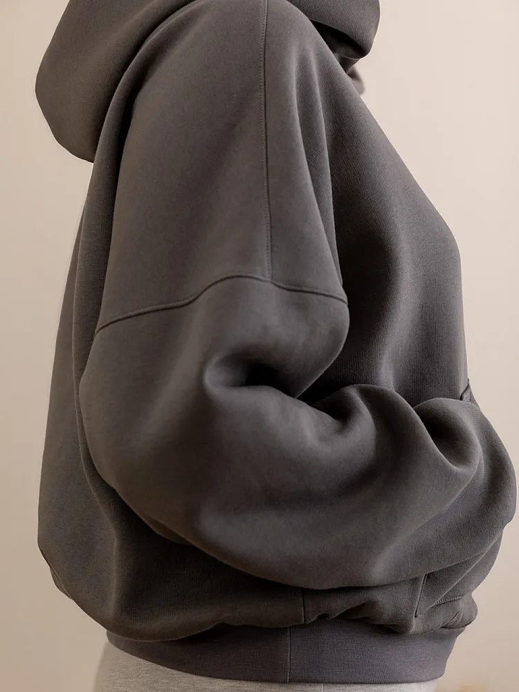 Oversized Hoodie mit Kapuze und Kängurutasche