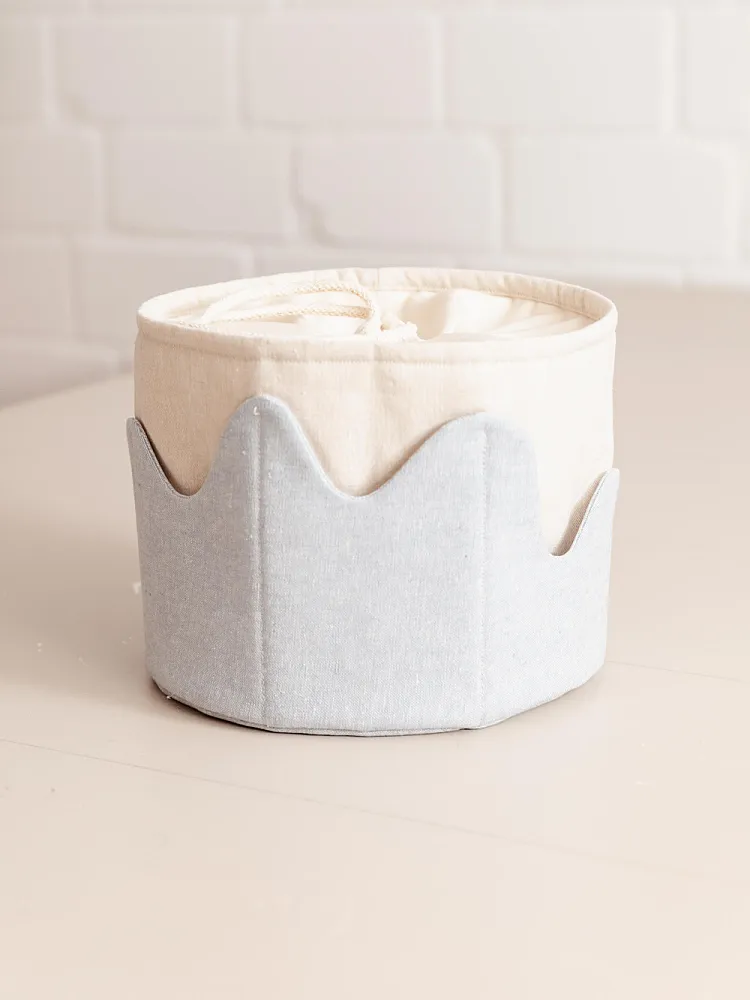 Utensilo mit Tunnelzug und Außentaschen “Wave”